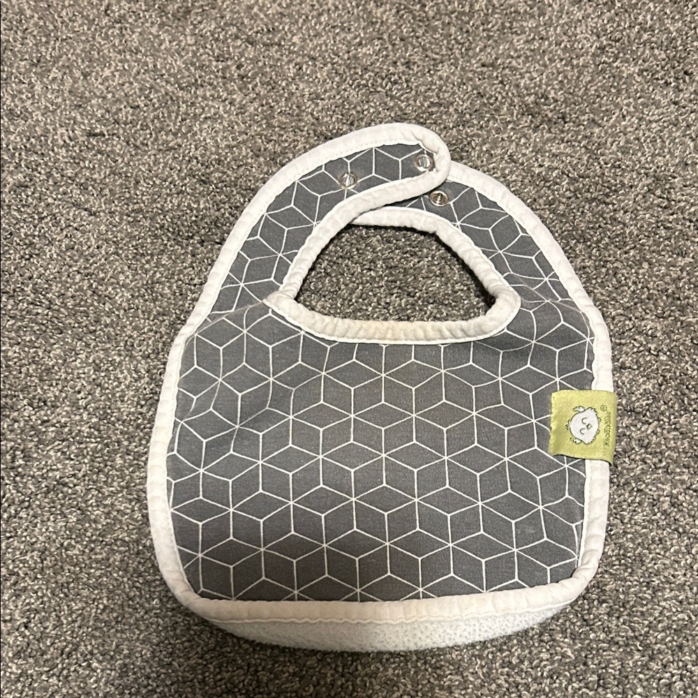 “KeaBabies” Stylish Gray and White Baby Bib Set of 8 - Picture 9 of 10